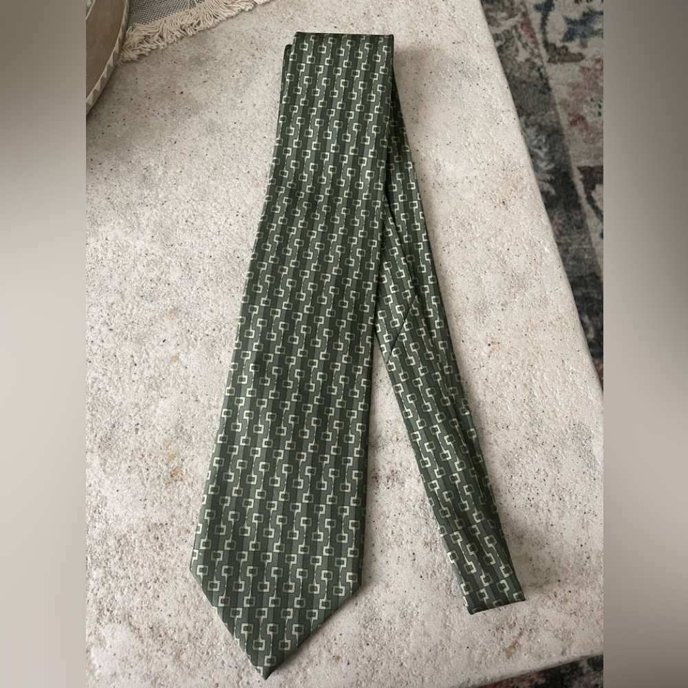 GUCCI DARK GREEN 100% SILK - Picture 2 of 6